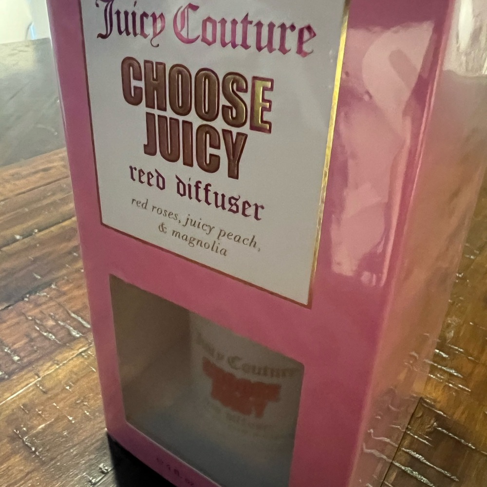 Juicy Couture Reed Diffuser Red Roses, Juicy Peach & Magnolia Scent - Picture 4 of 4